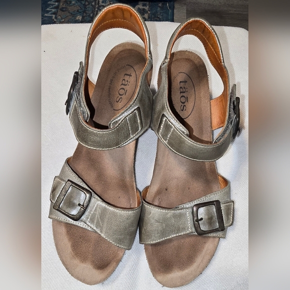Taos Graphite Gray Buckle Up Wedge Sandal Leather EU 39 or US Women's 8 or 8.5 - Picture 3 of 9